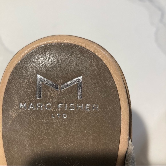 MARC FISHER Sz 10  Vashi Peep Toe Suede Stacked 4.5” Heel Booties - Picture 4 of 11